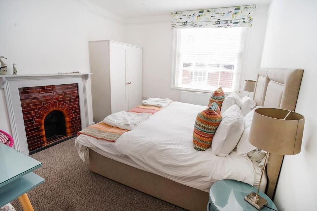 Paskins, Cowes - Sleeps 4 - 2 Bed - 2 Bath - Central Location Exterior photo